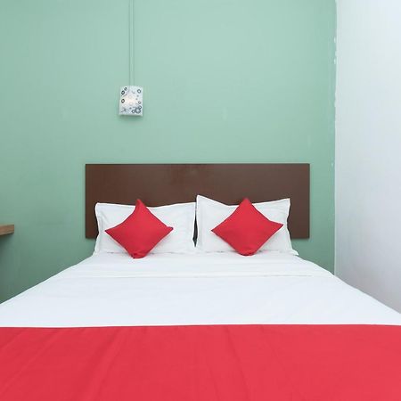 Super Oyo 218 Storytel Hotel Kota Kinabalu Buitenkant foto