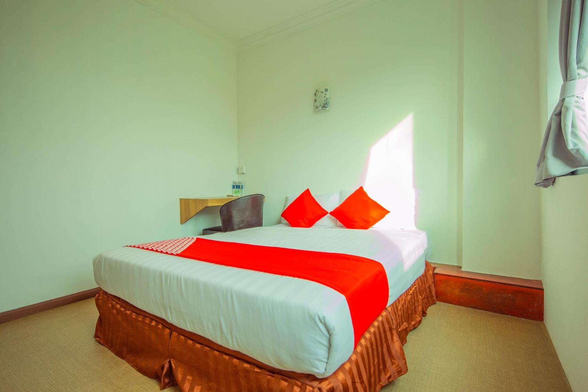 Super Oyo 218 Storytel Hotel Kota Kinabalu Buitenkant foto