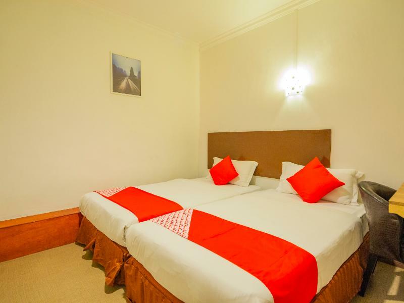 Super Oyo 218 Storytel Hotel Kota Kinabalu Buitenkant foto